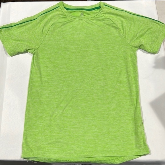 CHAMPION. T-Shirt. Size M (8-10). - Picture 1 of 7